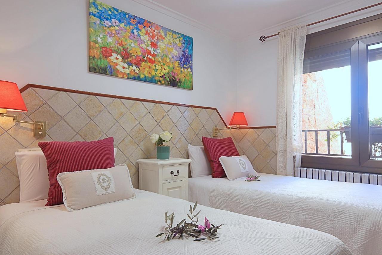 Estudios Casa Lola De Talarn المظهر الخارجي الصورة