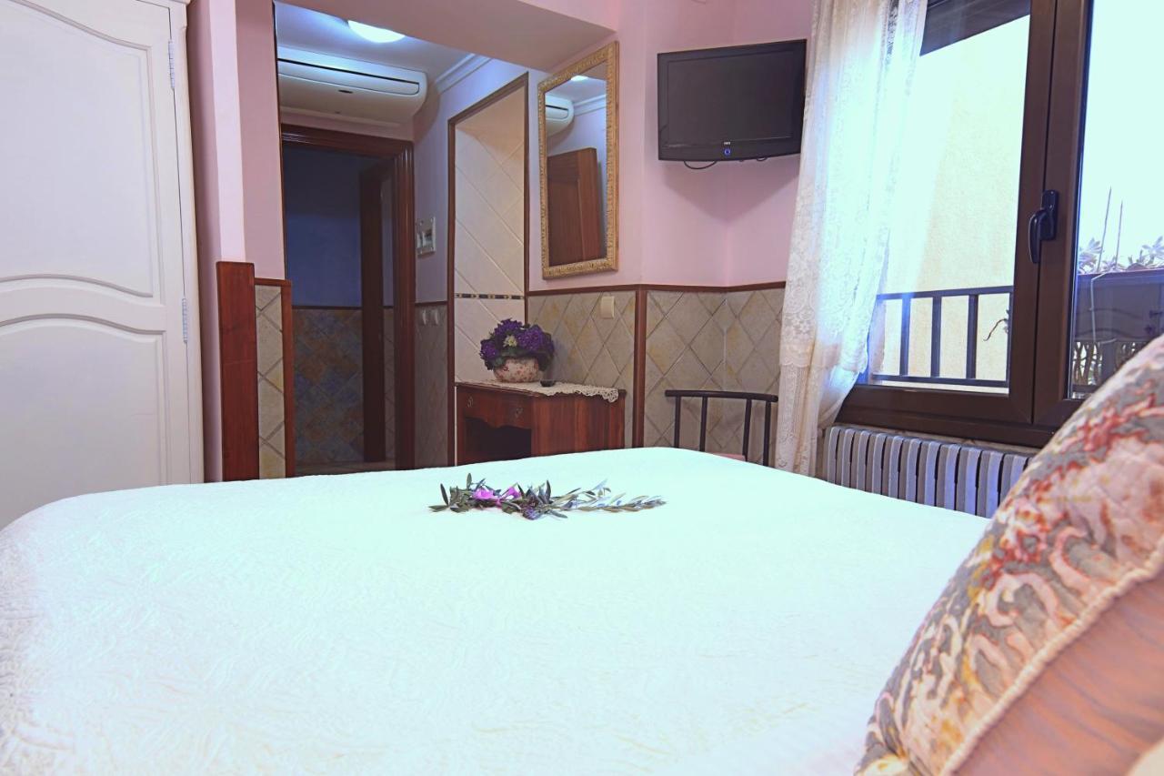 Estudios Casa Lola De Talarn المظهر الخارجي الصورة