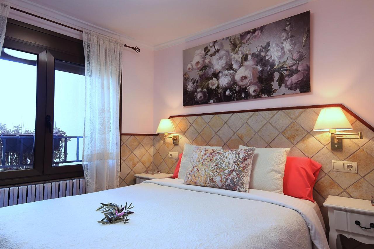 Estudios Casa Lola De Talarn المظهر الخارجي الصورة