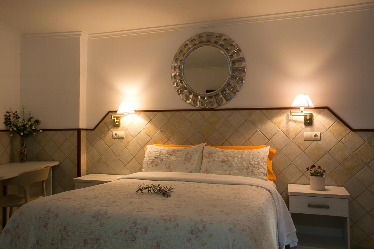 Estudios Casa Lola De Talarn المظهر الخارجي الصورة